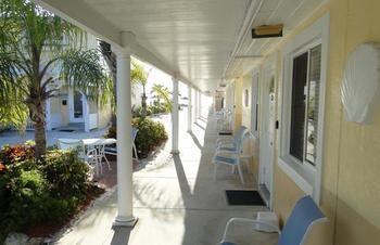 White Sands Beach Resort Holmes Beach Exteriör bild